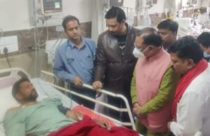 मुख्यमंत्री विष्णु देव साय घायल जवानों से मिलने पहुंचे अस्पताल, सीएम ने कहा नक्सलियों के खिलाफ लड़ाई और तेज होगी,नक्सलवाद अब अपनी अंतिम सांसे गिन रहा