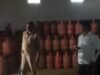 लाइन में जनता, गोदाम में खेल… SDM के छापे ने खोल दी गैस कालाबाजारी की पोल, 395 सिलेंडरों की हुई हेराफेरी
