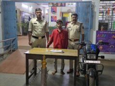 TILDA: मोबाईल स्नैचिंग करने वाला आरोपी गिरफ्तार, आरोपी के कब्जे से मिला एक बडा धारदार चाकू