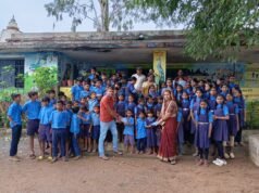 प्राथमिक एवं पूर्व माध्यमिक शाला सकलोर में नि:शुल्क स्कूल ड्रेस वितरण: बच्चों के खिले चेहरे