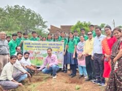 स्वामी आत्मानंद स्कूल रायखेड़ा में ‘एक पेड़ मां के नाम’ अभियान के तहत भारी वृक्षारोपण