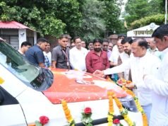 मुख्यमंत्री विष्णु देव साय ने धरसींवा विधानसभा को दी निःशुल्क एम्बुलेंस की सौगात, डीएमएफ से 19.65 लाख रुपये की लागत से उपलब्ध कराई गई आधुनिक एम्बुलेंस, आपातकालीन स्वास्थ्य सेवाओं को मिलेगी नई मजबूती