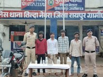 चाकू की नोक पर ट्रक चालक से लूट, 4 आरोपी गिरफ्तार — नकदी, मोबाइल, चाकू और बाइक बरामद